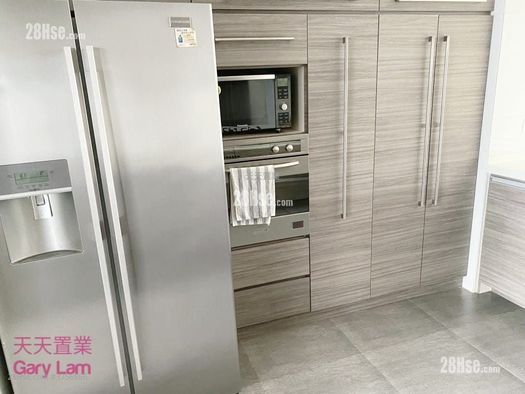 Violet Garden Rental 5+ Bedrooms , 4 Bathrooms 2,100 ft²