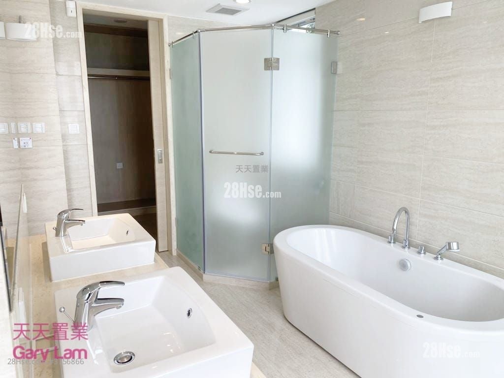 Violet Garden Rental 5+ Bedrooms , 4 Bathrooms 2,100 ft²