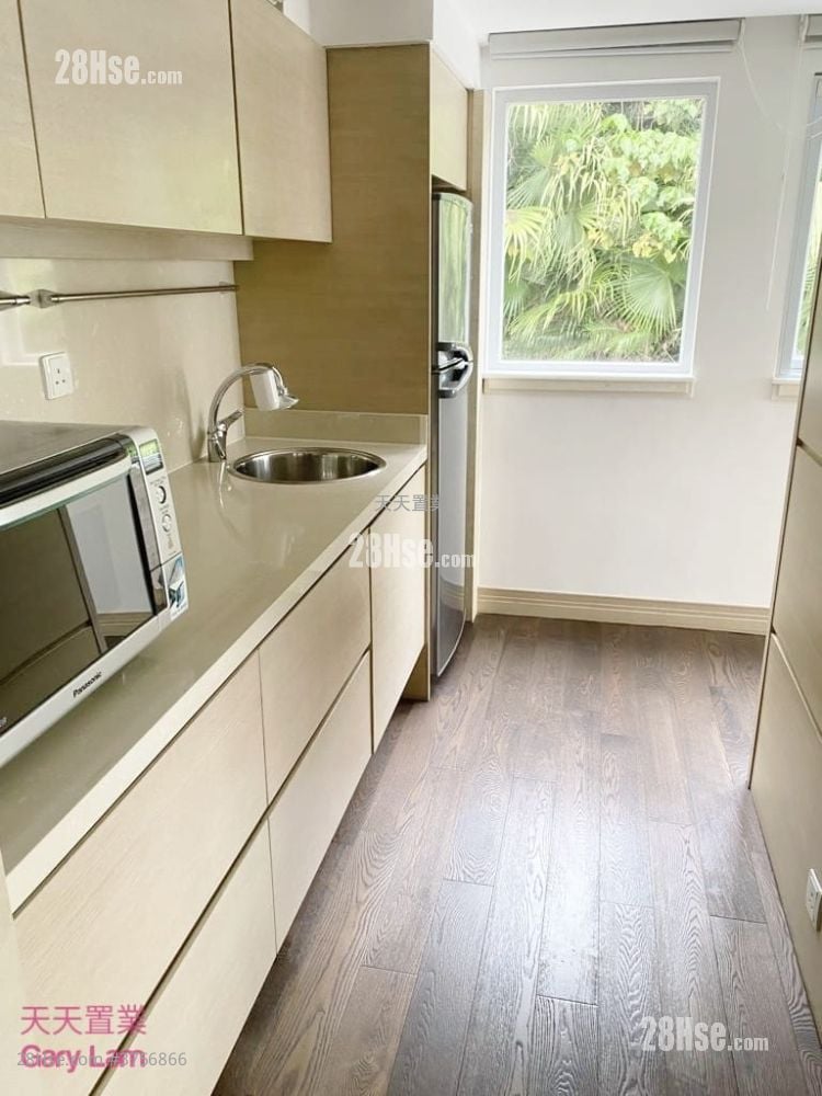 Violet Garden Rental 5+ Bedrooms , 4 Bathrooms 2,100 ft²