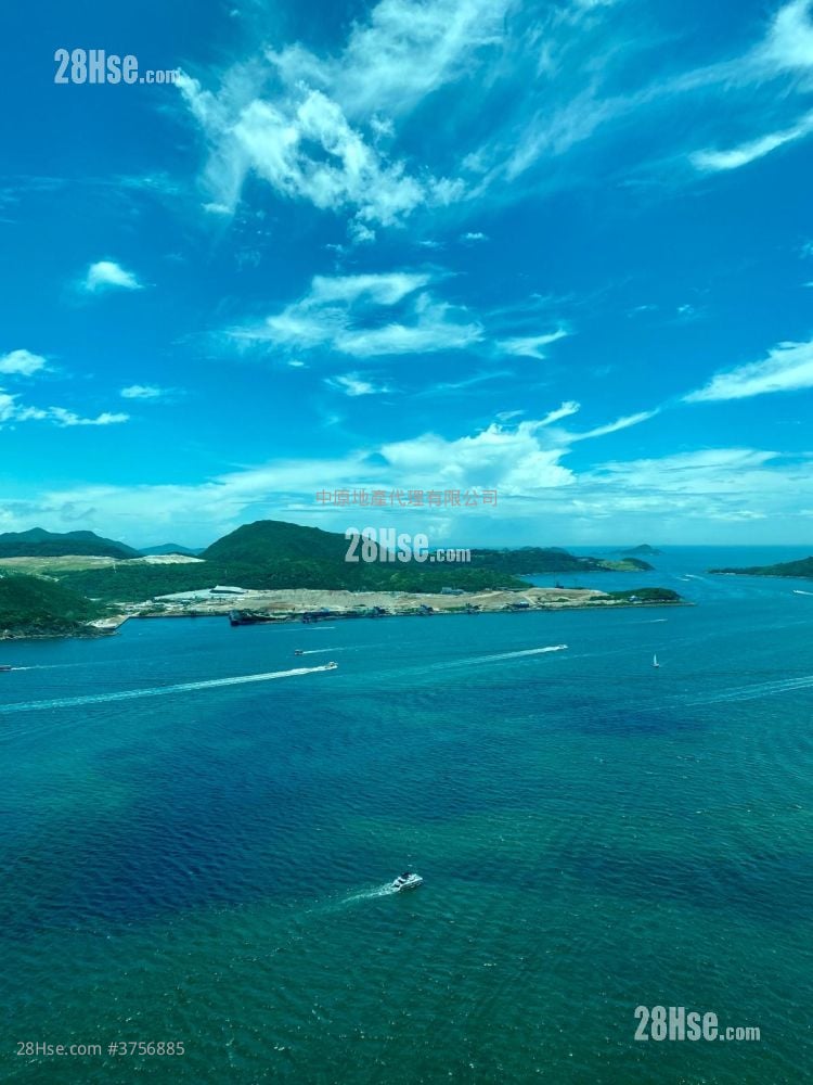 Island Resort Sell 3 Bedrooms 811 ft²