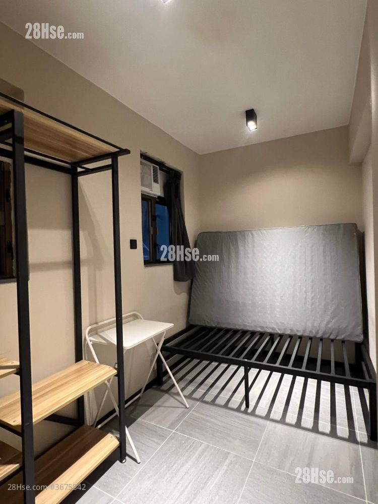 麗東大廈 租盤 1 房 240 平方呎