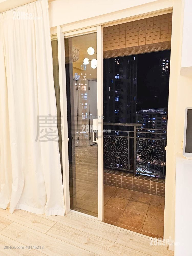 La Place De Victoria Rental 1 Bedroom , 1 Bathroom 396 ft²