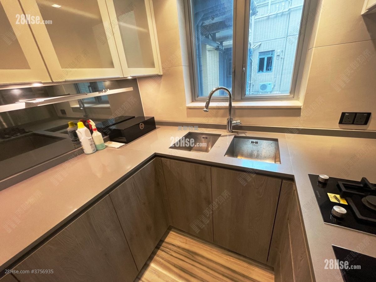 峻巒 售盤 3 房 , 1 浴室 649 平方呎