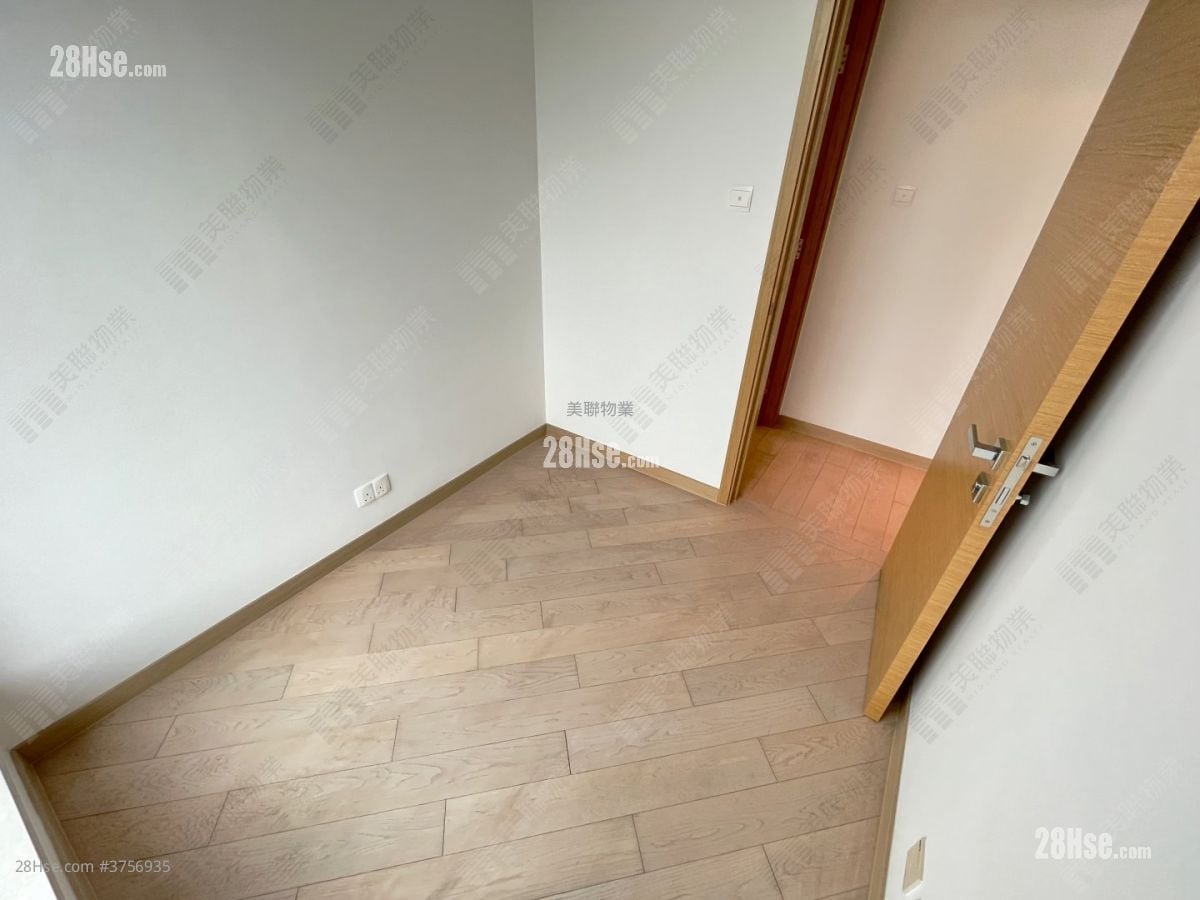 峻巒 售盤 3 房 , 1 浴室 649 平方呎