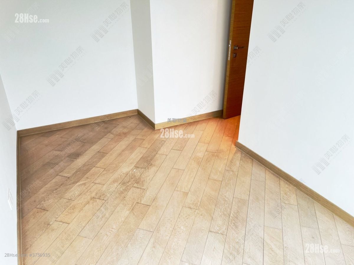 峻巒 售盤 3 房 , 1 浴室 649 平方呎