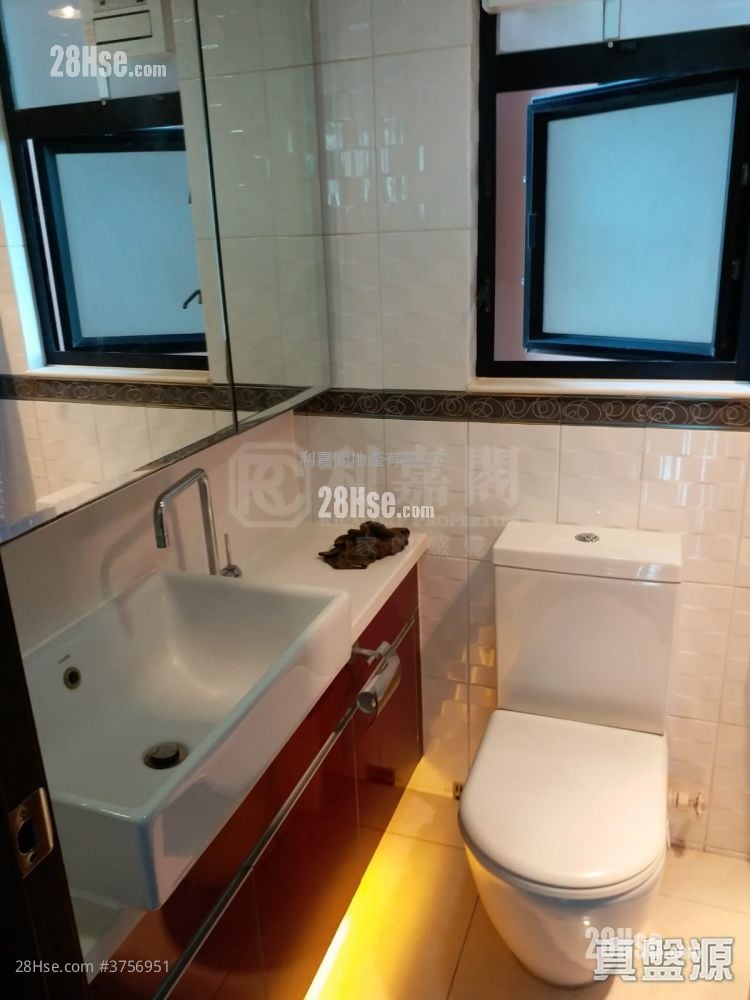 Royal Green Sell 2 Bedrooms , 1 Bathroom 376 ft²