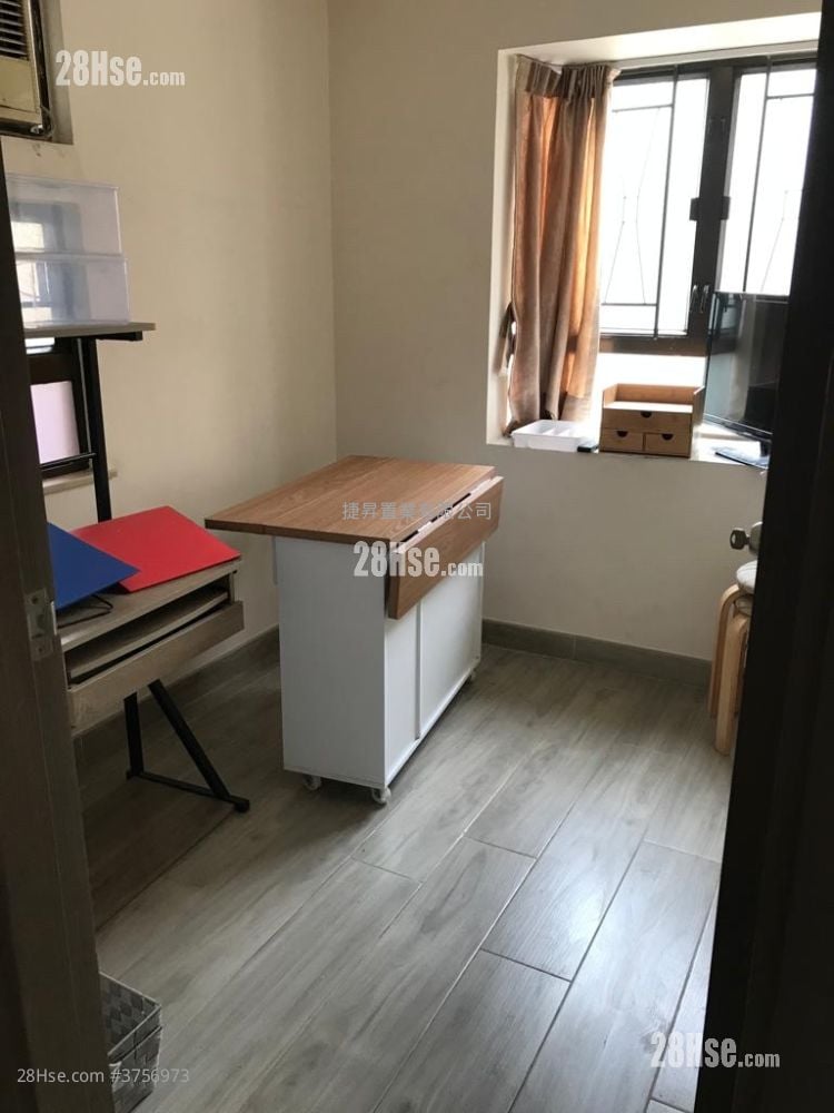 On Tai Mansion Sell 2 Bedrooms , 1 Bathroom 374 ft²