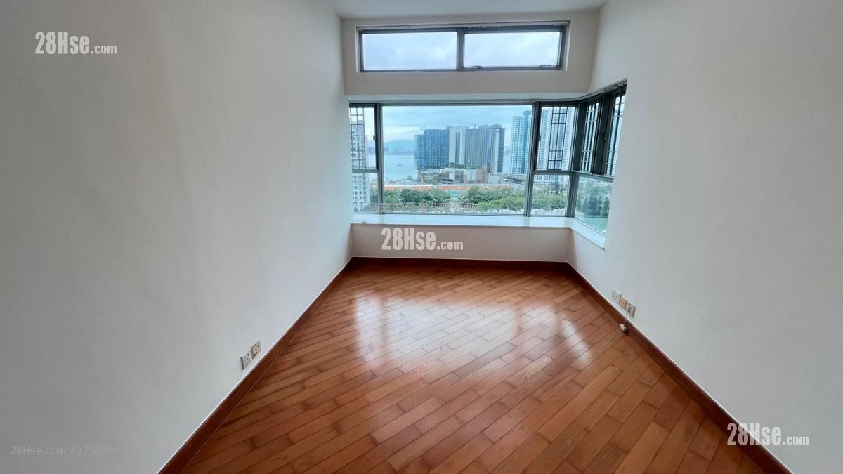 Coastal Skyline Sell 3 Bedrooms 874 ft²