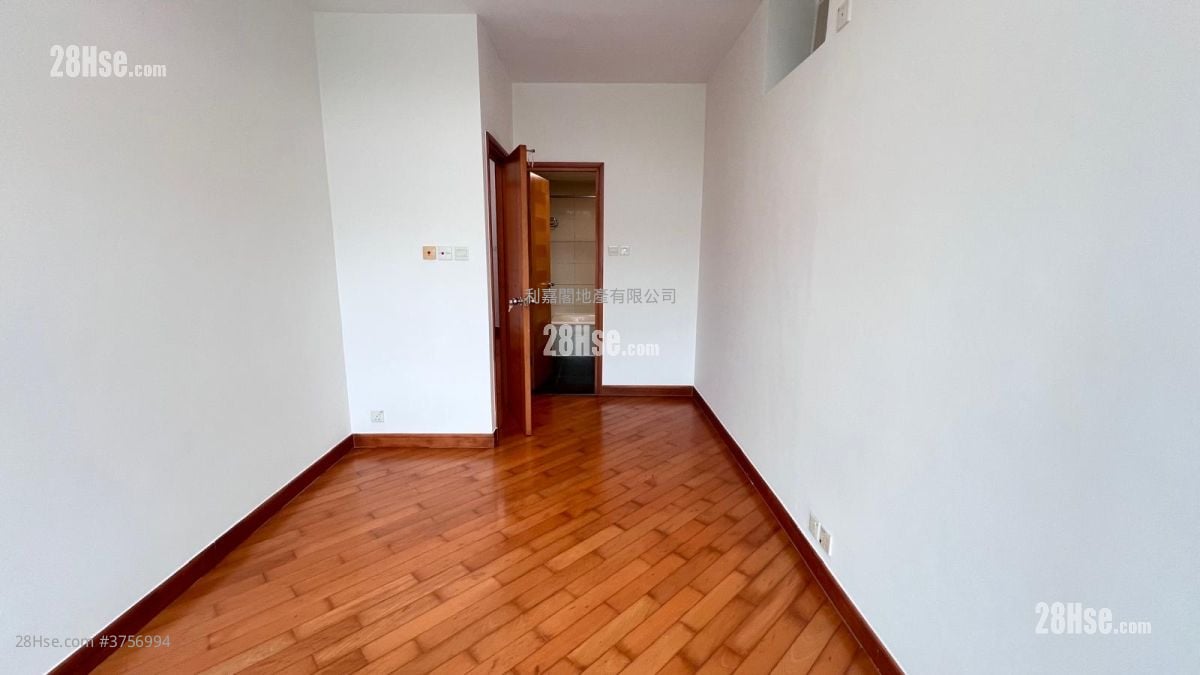 Coastal Skyline Sell 3 Bedrooms 874 ft²