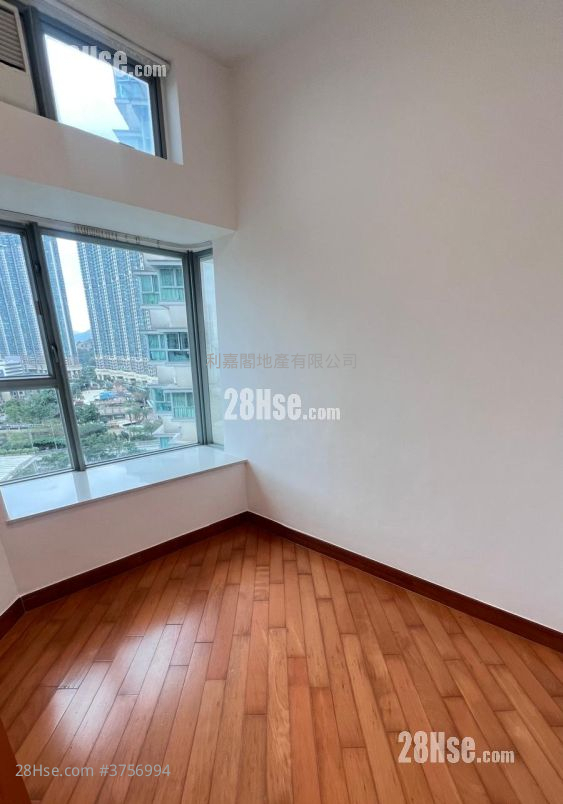 Coastal Skyline Sell 3 Bedrooms 874 ft²