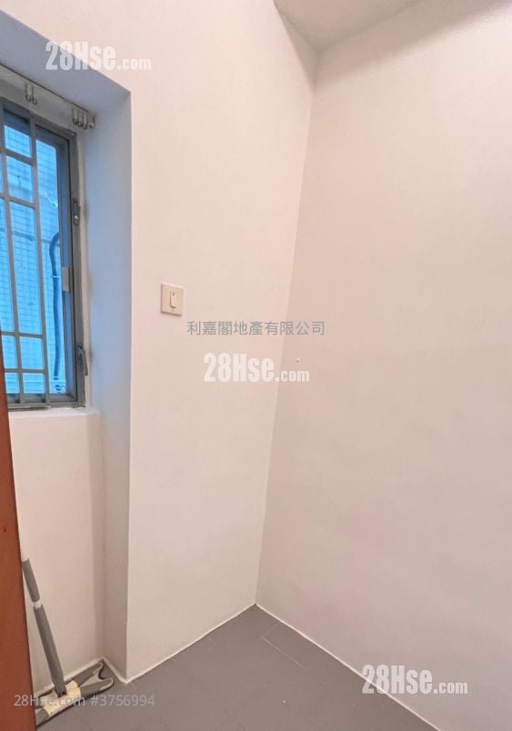 Coastal Skyline Sell 3 Bedrooms 874 ft²