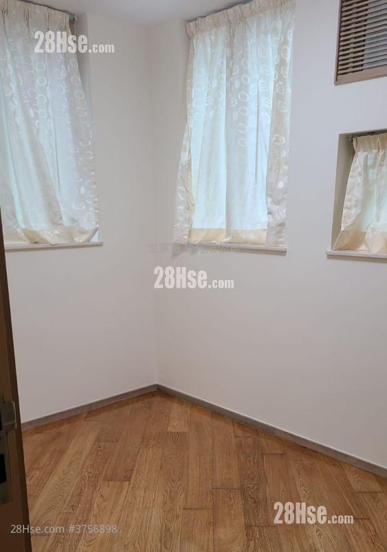 Harbour Place Sell 3 Bedrooms , 2 Bathrooms 593 ft²