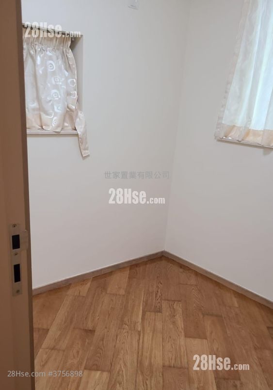 Harbour Place Sell 3 Bedrooms , 2 Bathrooms 593 ft²