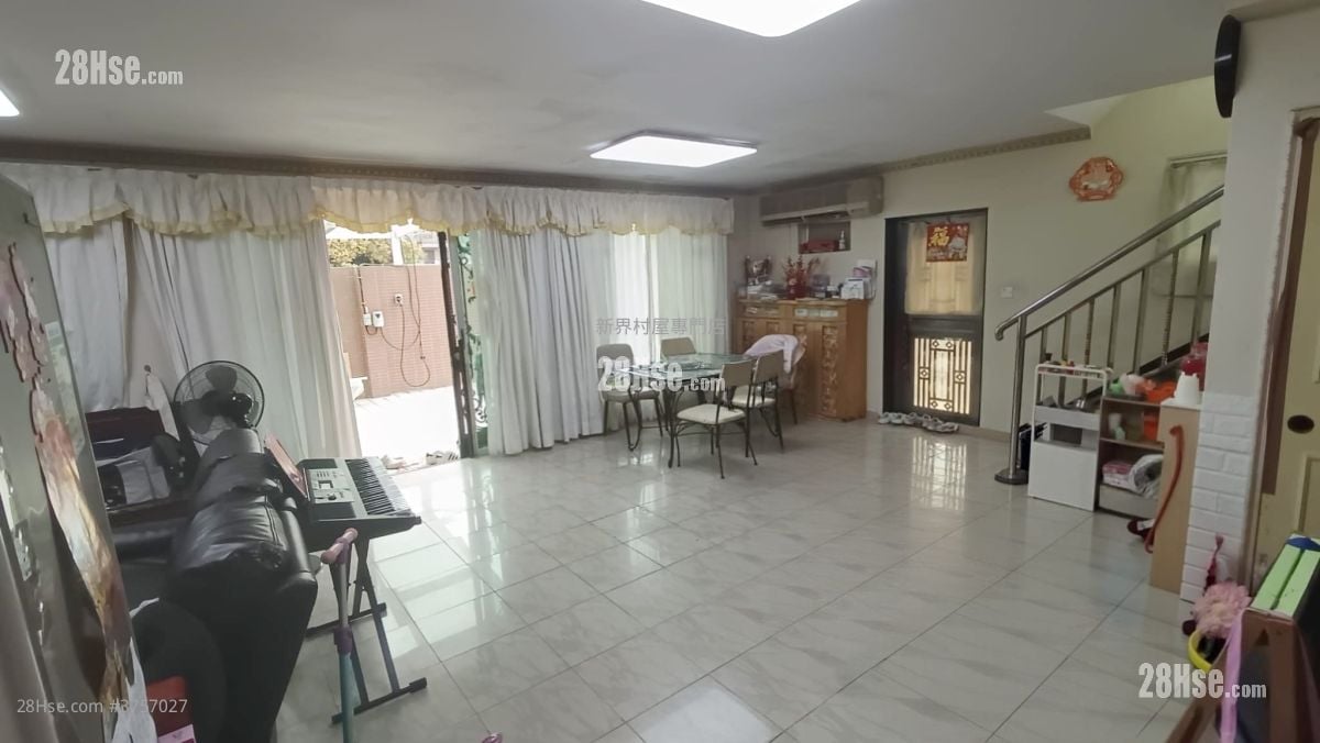 村屋 售盘 5+ 房 , 4 浴室 2,100 平方尺