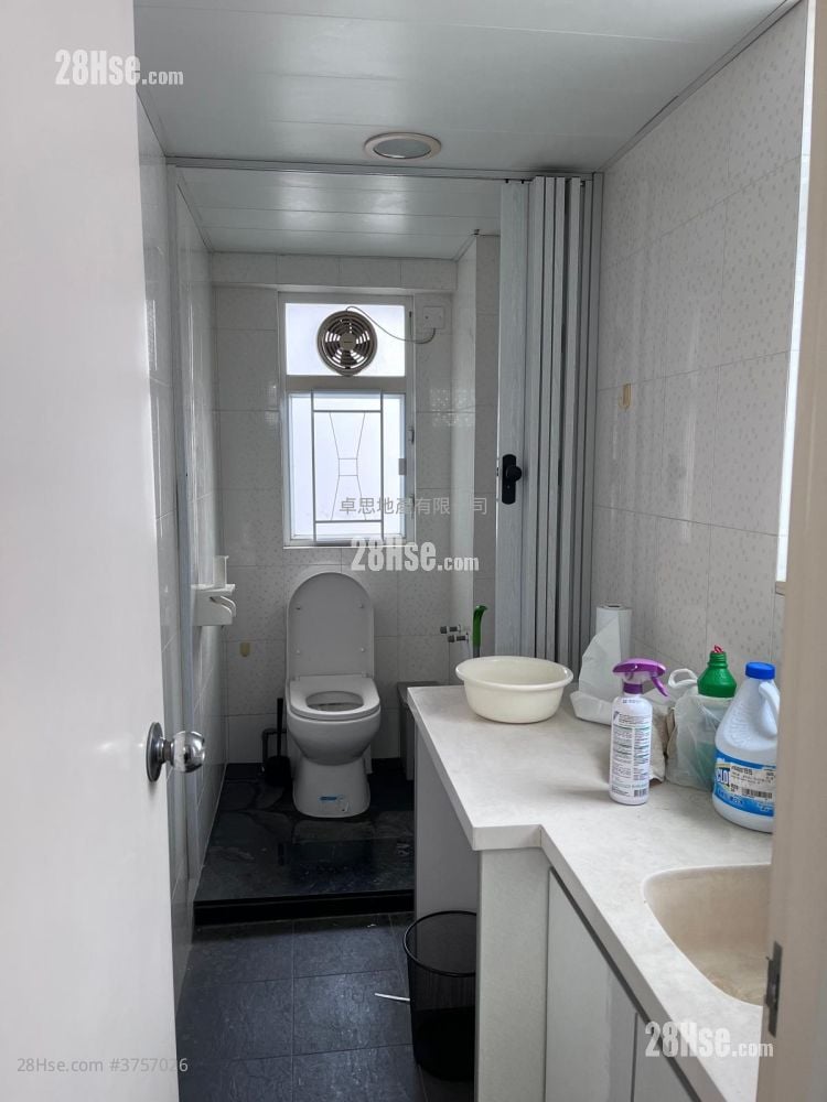 修顿商业大厦 租盘 290 平方尺