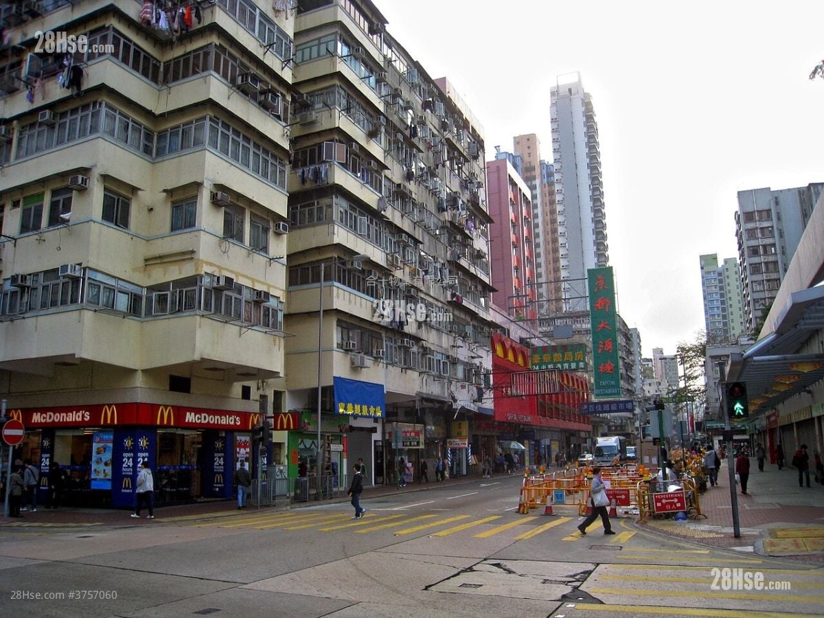 單幢樓房 售盤 4 房 , 4 浴室 706 平方呎