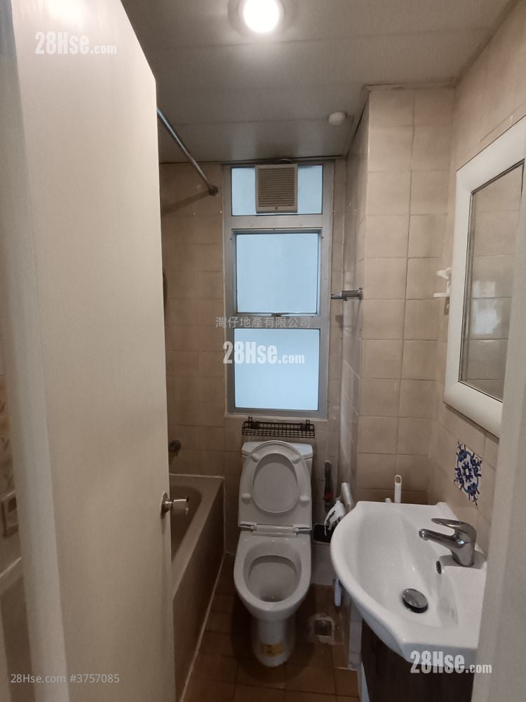 灣景中心大廈 租盤 1 房 , 1 浴室 357 平方呎