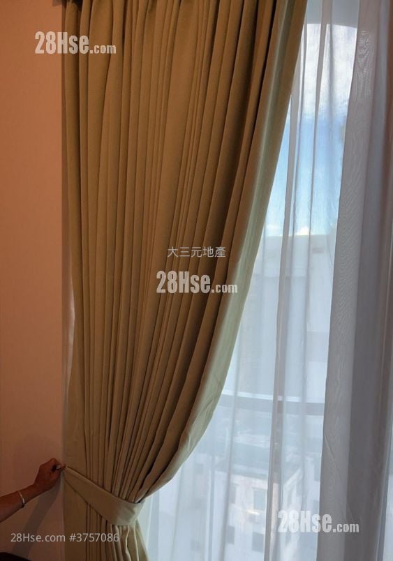 Arbour Sell 721 ft²