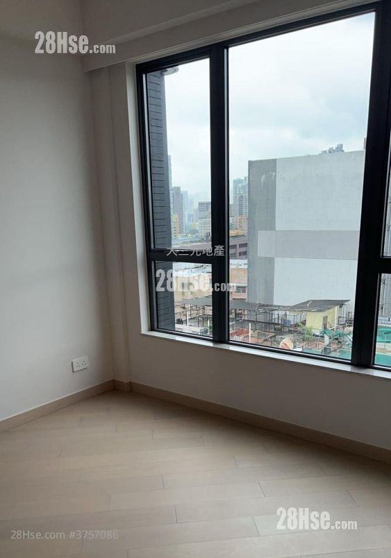 Arbour Sell 721 ft²