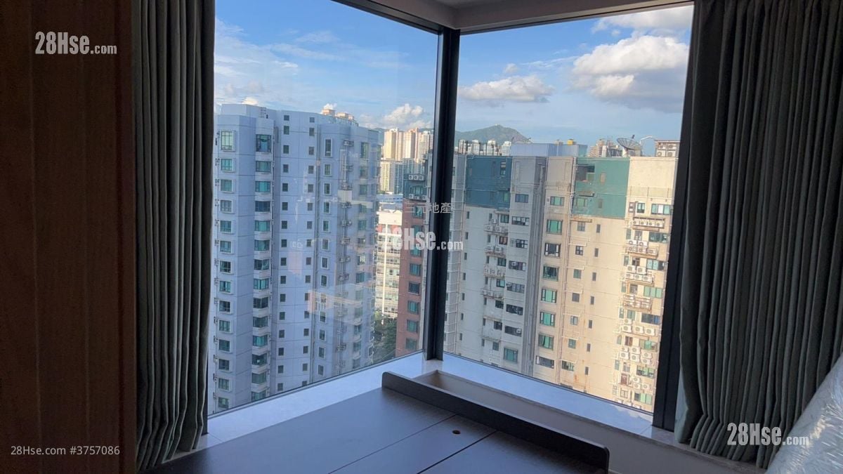 Arbour Sell 721 ft²