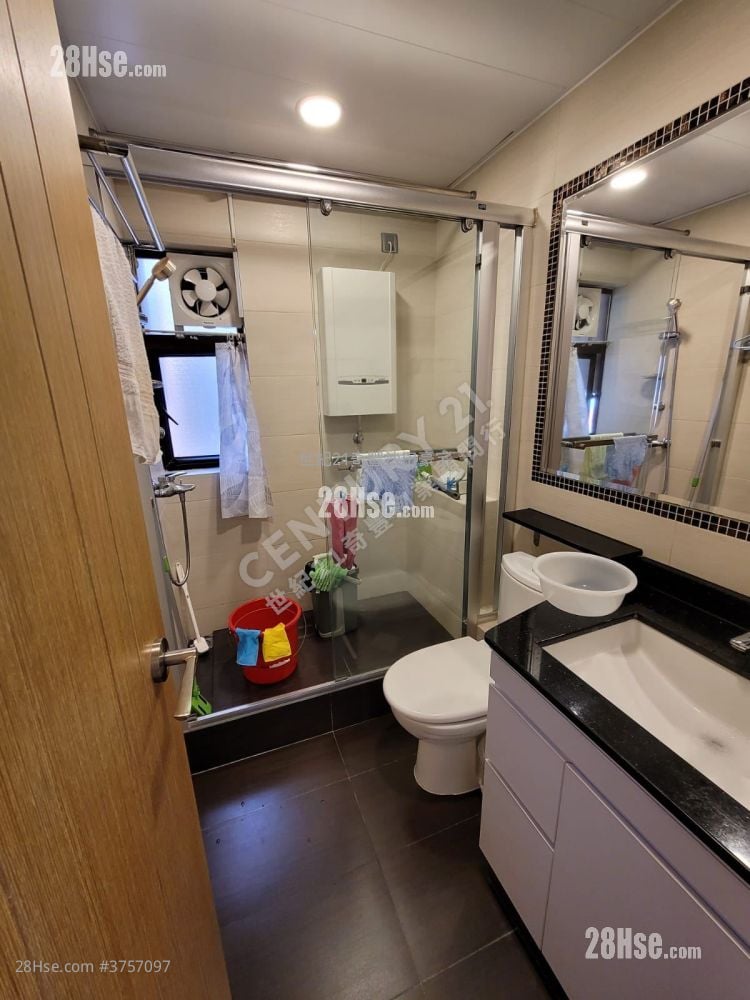 Parc Royale Sell 3 Bedrooms , 2 Bathrooms 752 ft²