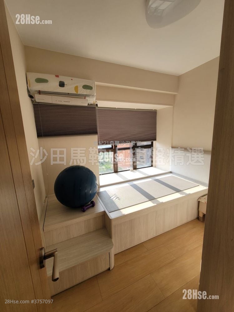 Parc Royale Sell 3 Bedrooms , 2 Bathrooms 752 ft²