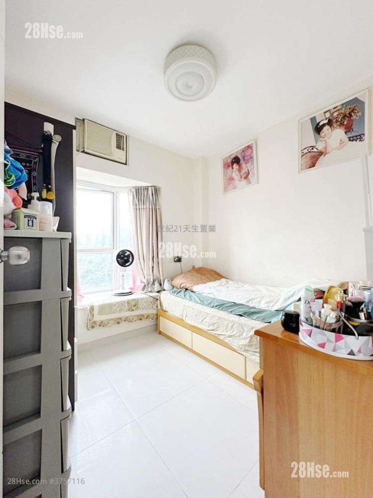 Dragon Inn Court Sell 5+ Bedrooms , 3 Bathrooms 970 ft²