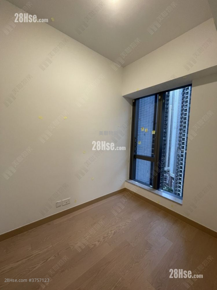 Seasons Place 售盤 1 房 , 1 浴室 323 平方呎