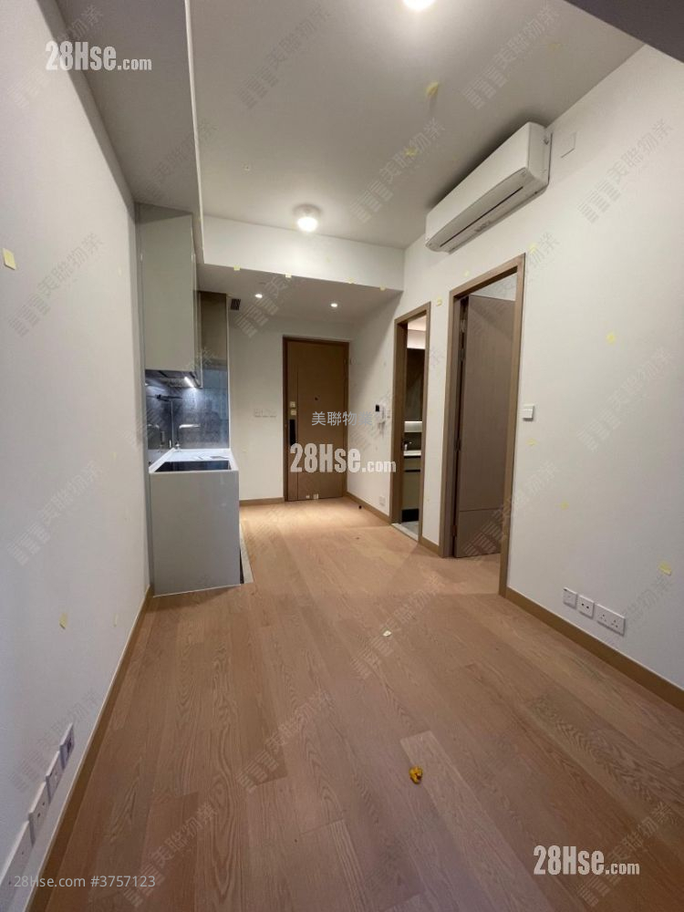 Seasons Place 售盤 1 房 , 1 浴室 323 平方呎