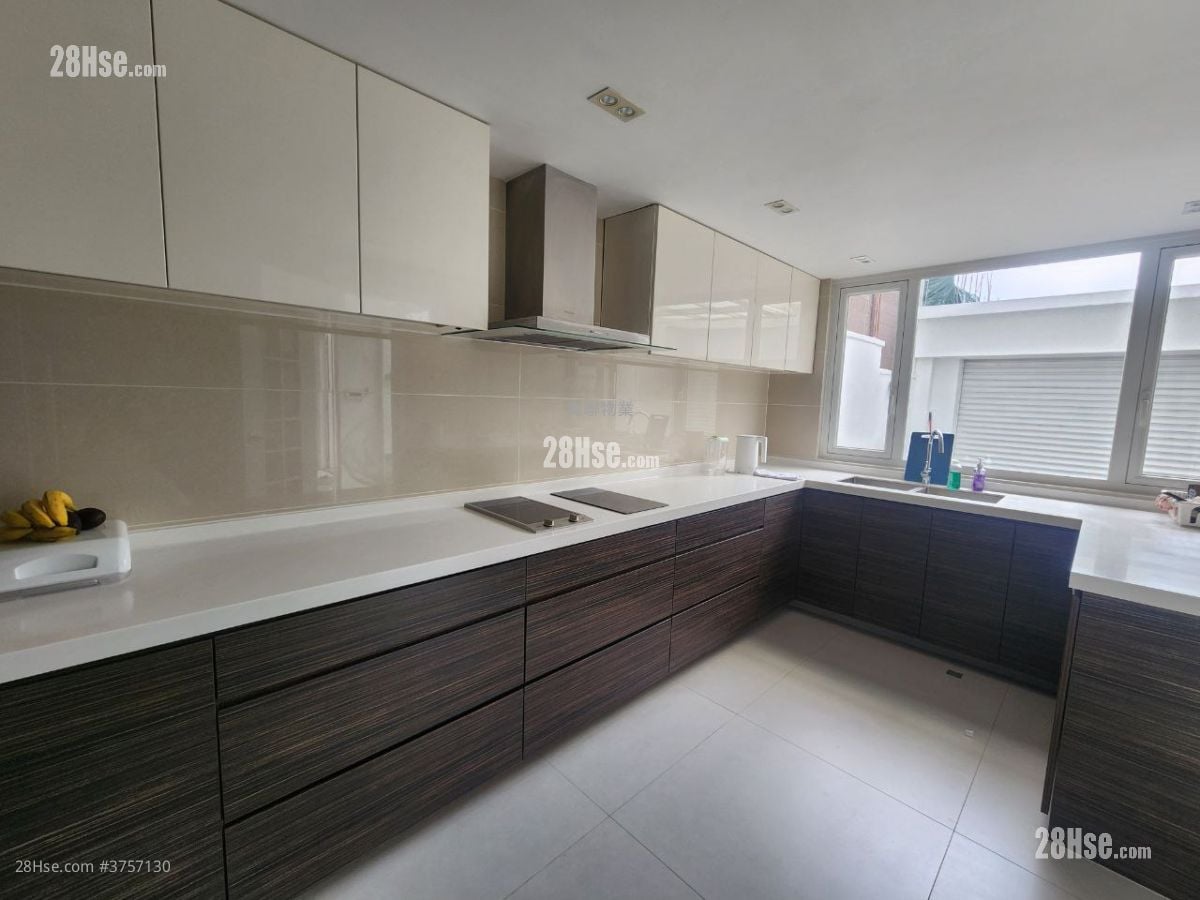 厨房: 康乐园 售盘 5+ 房 , 4 浴室 1,535 平方尺