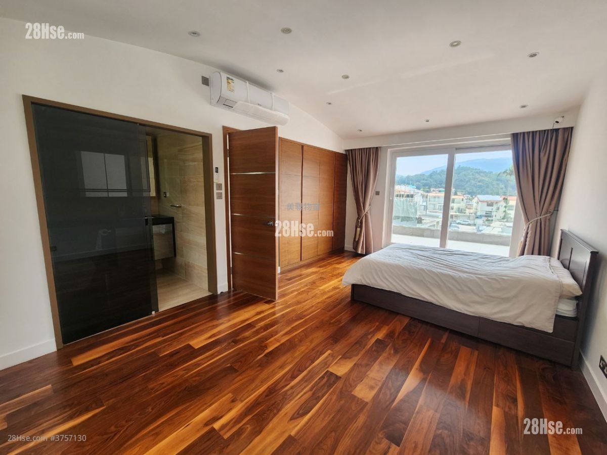 主人房: 康乐园 售盘 5+ 房 , 4 浴室 1,535 平方尺