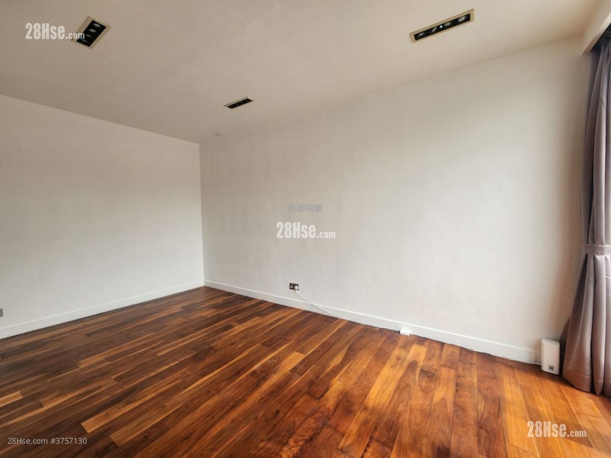 睡房 1: 康乐园 售盘 5+ 房 , 4 浴室 1,535 平方尺