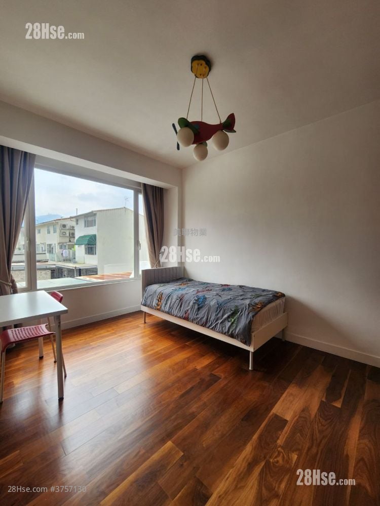 睡房 2: 康乐园 售盘 5+ 房 , 4 浴室 1,535 平方尺