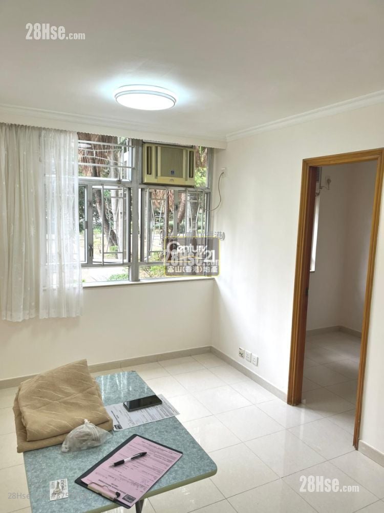 Lung Poon Court Sell 2 Bedrooms 383 ft²