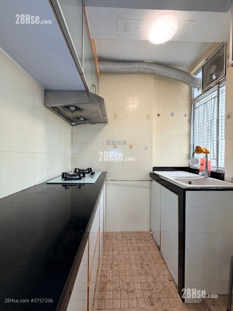 新葵芳花园 租盘 2 房 , 1 浴室 400 平方尺