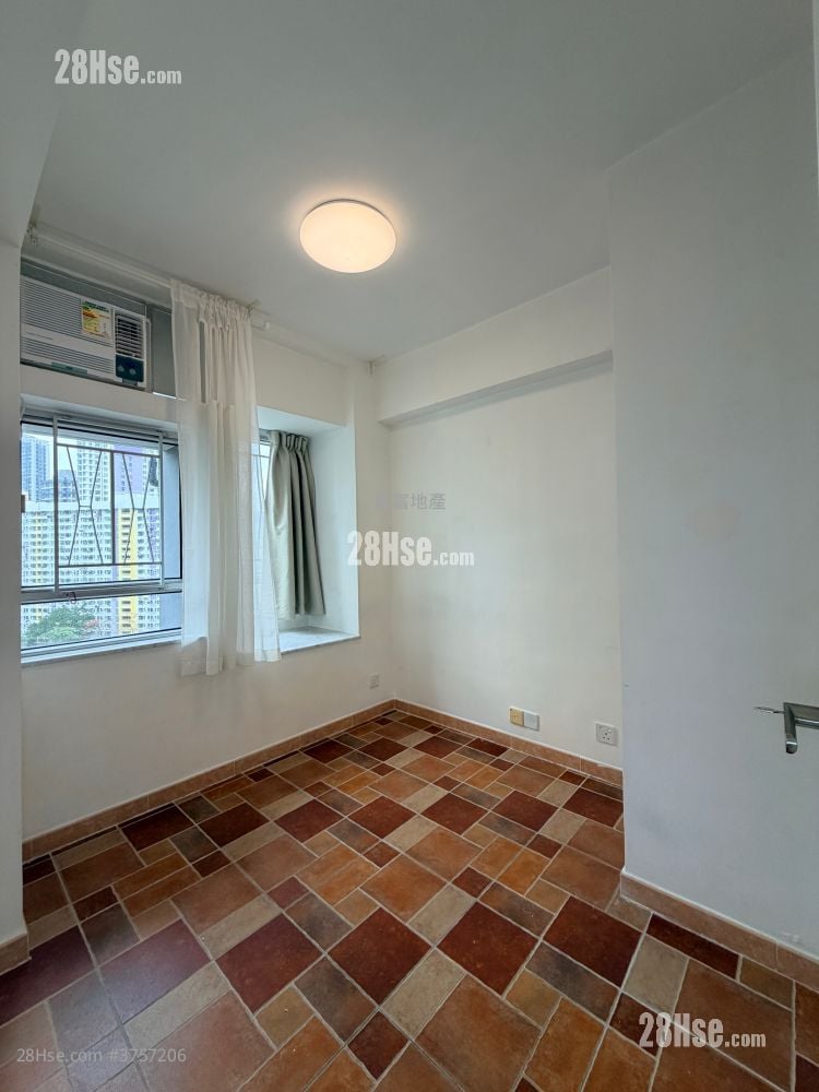 新葵芳花园 租盘 2 房 , 1 浴室 400 平方尺