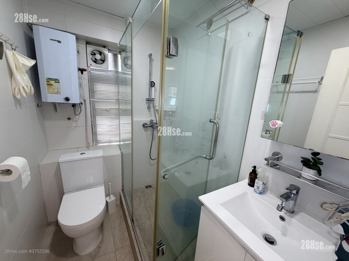 新葵芳花园 租盘 2 房 , 1 浴室 400 平方尺