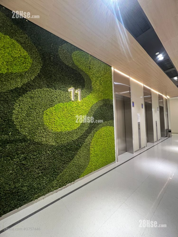 Orient International Tower Rental 963 ft²