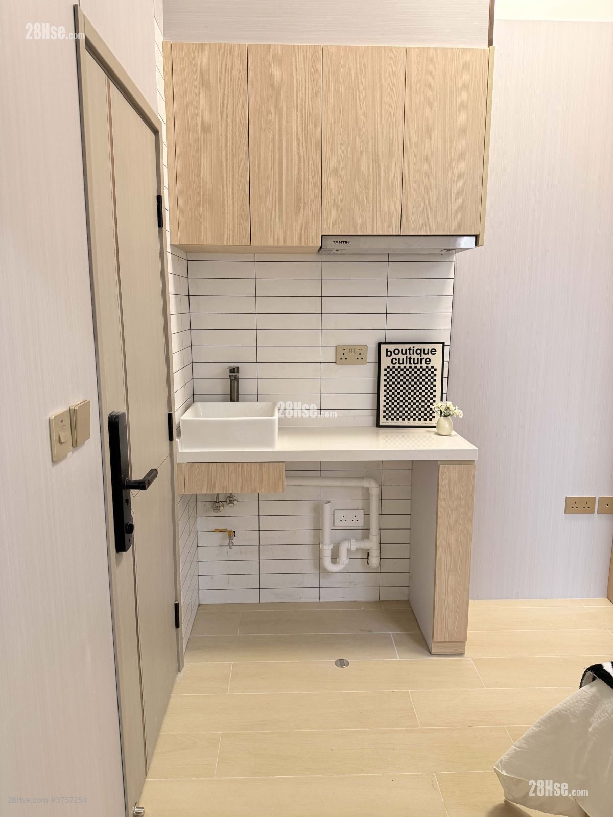 148 Castle Peak Road Rental Studio 400 ft²