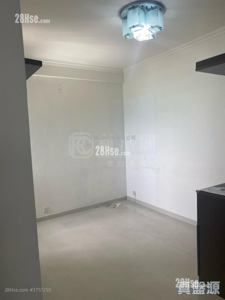 Chester Court Sell 2 Bedrooms , 1 Bathroom 368 ft²