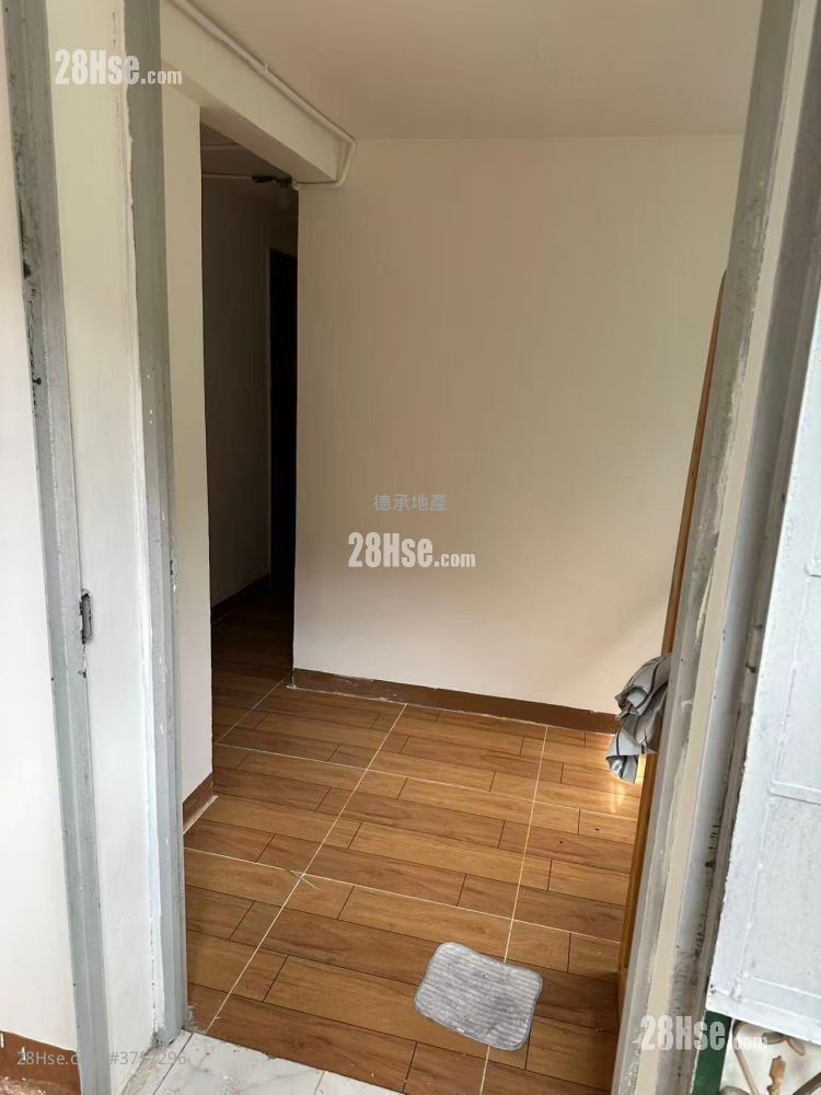 村屋 租盤 2 房 , 1 浴室