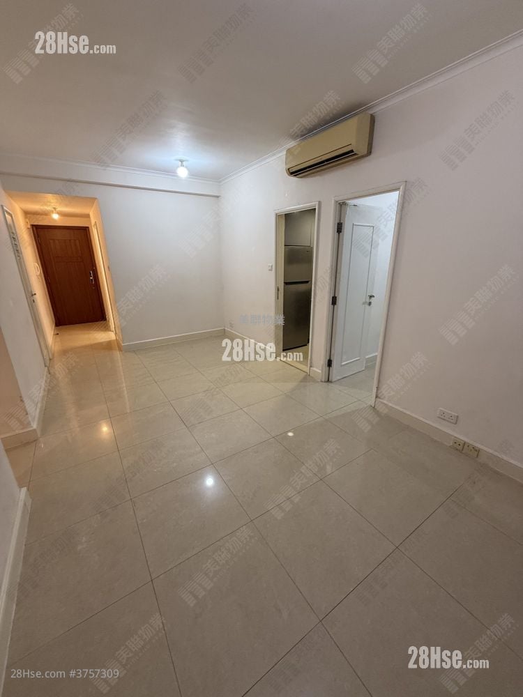 The Capitol Sell 3 Bedrooms , 2 Bathrooms 713 ft²