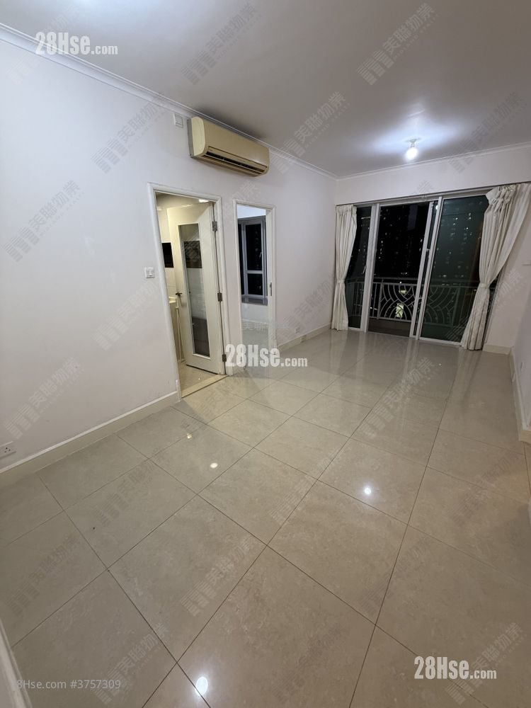 The Capitol Sell 3 Bedrooms , 2 Bathrooms 713 ft²