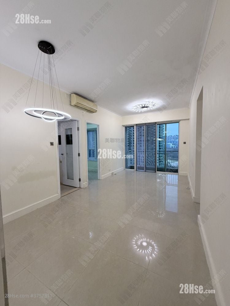 The Capitol Sell 3 Bedrooms , 2 Bathrooms 716 ft²