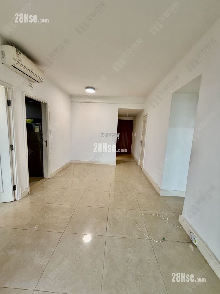 The Capitol Sell 3 Bedrooms , 2 Bathrooms 712 ft²