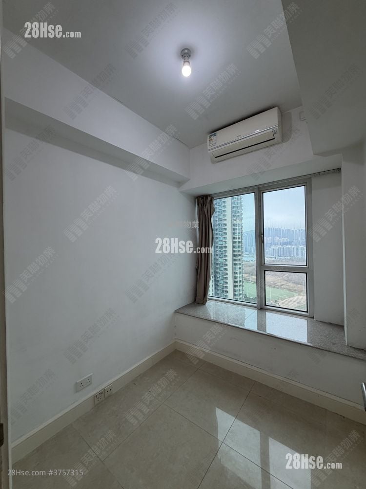 The Capitol Sell 3 Bedrooms , 2 Bathrooms 712 ft²