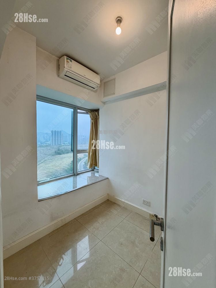 The Capitol Sell 3 Bedrooms , 2 Bathrooms 712 ft²