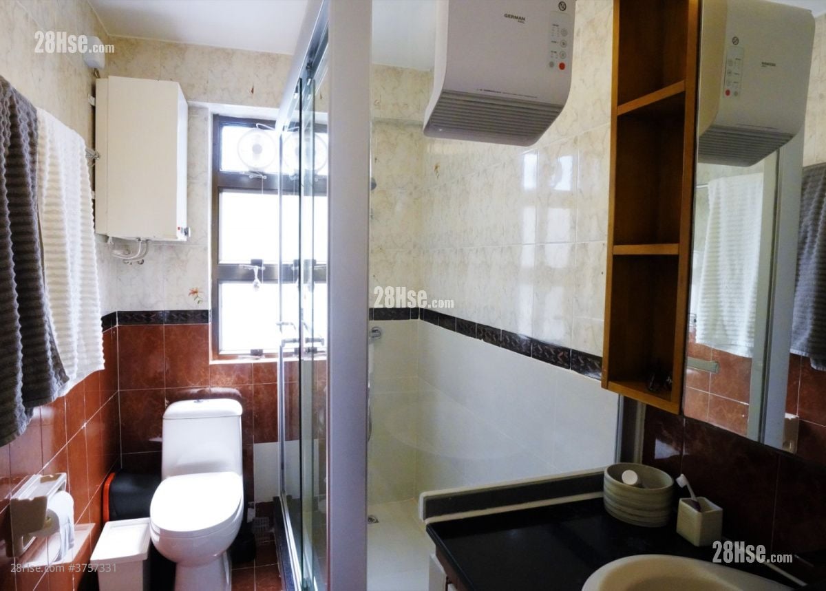 Pak Shek Rental 3 Bedrooms , 1 Bathroom 700 ft²