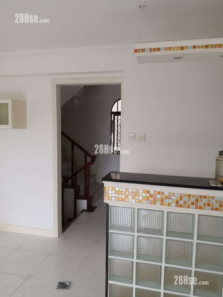 Pak Shek Rental 3 Bedrooms , 1 Bathroom 700 ft²