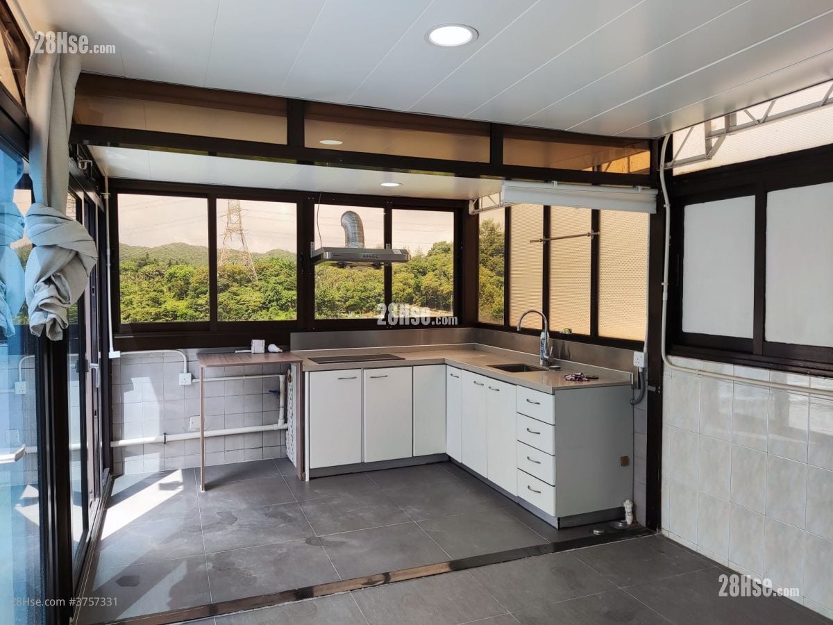 Pak Shek Rental 3 Bedrooms , 1 Bathroom 700 ft²